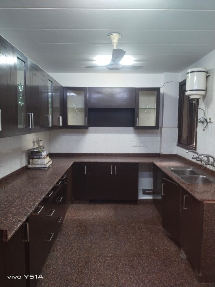 Kitchen, south extension ii 3 Bedroom 250 Sq.Yd. Builder Floor In South Extension ii Delhi 8301550