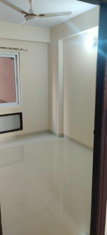 Room in 2.5 BHK Apartment at Gandhi Path – for Sale