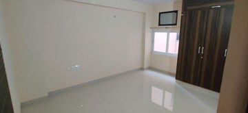 Room in 2.5 BHK Apartment at Gandhi Path – for Sale