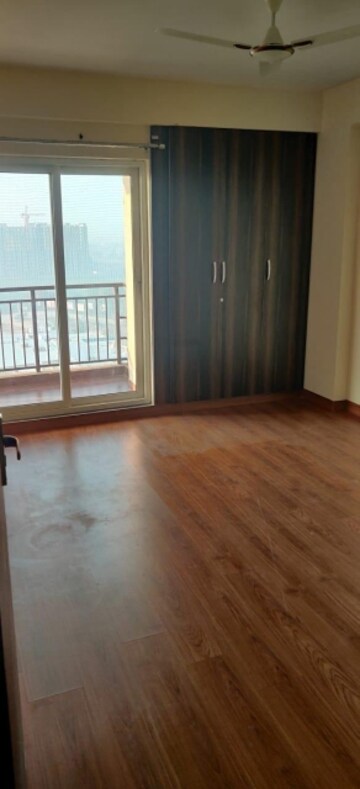 Room in 2.5 BHK Apartment at Gandhi Path – for Sale