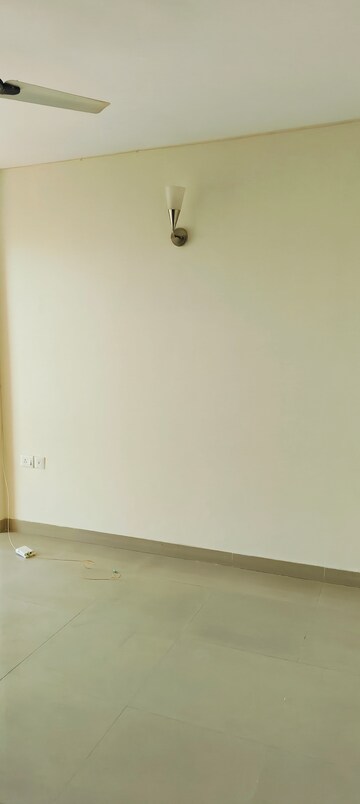 Room in 3 BHK Apartment at BPTP Park Prime, Sector 66 – for Sale