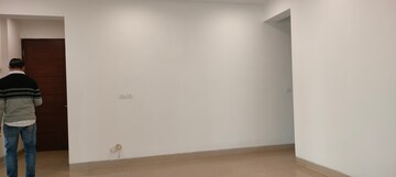 Room in 4 BHK Apartment at Emaar Emerald Floors Premier, Sector 65 – for Rent