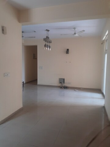 Room in 2 BHK Apartment at Mahagun Mywoods III, Sector 16c Greater Noida – for Rent
