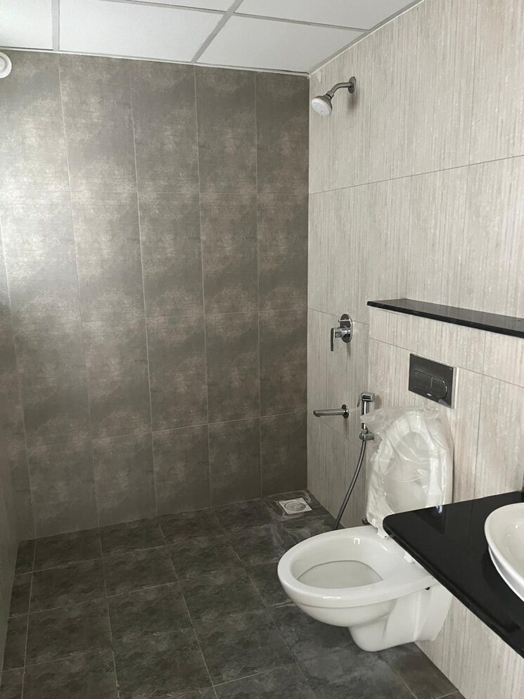 Bathroom, kolte-patil-elburz-hills-dales 3 Bedroom 2030 Sq.Ft. Apartment In Nibm Pune 8301748