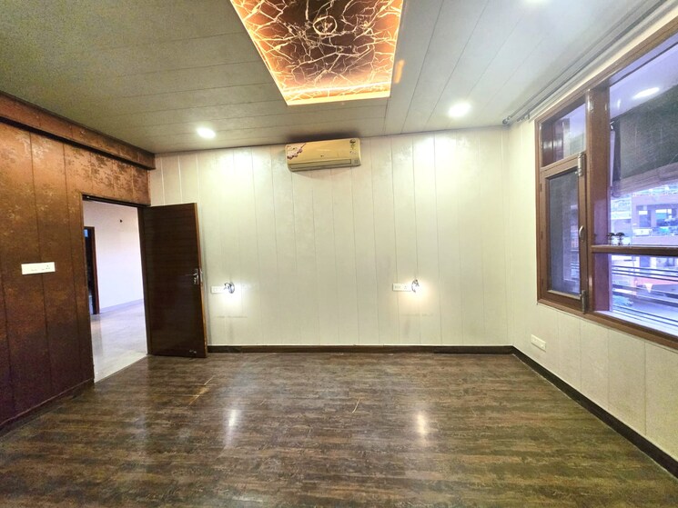 Room, peer mucchalla 3 Bedroom 1800 Sq.Ft. Apartment In Peer Mucchalla Zirakpur 8301814