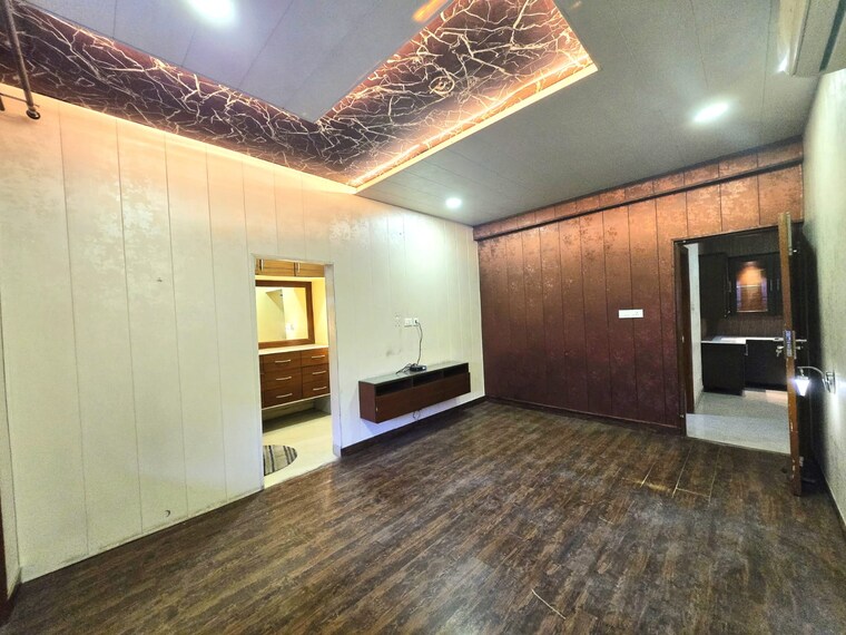Room, peer mucchalla 3 Bedroom 1800 Sq.Ft. Apartment In Peer Mucchalla Zirakpur 8301814