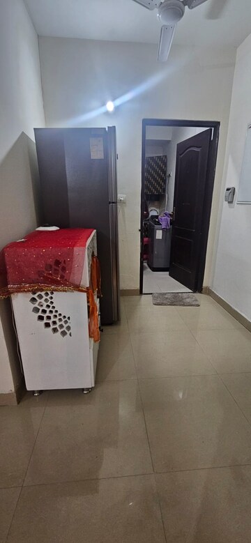 Living Room in 1.5 BHK Apartment at Unitech Uniworld Gardens 2, Sector 47 – for Rent
