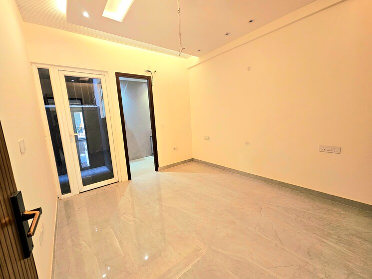 Room, peer mucchalla 3 Bedroom 1170 Sq.Ft. Builder Floor In Peer Mucchalla Zirakpur 8301837