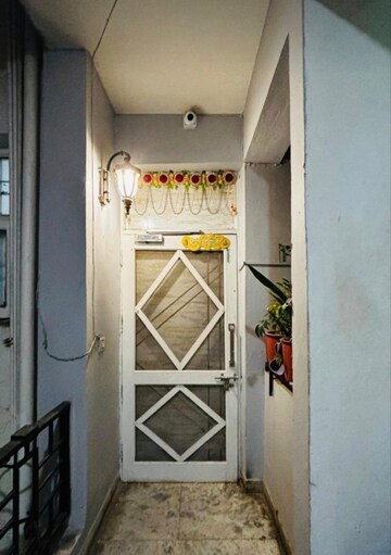  3 BHK Builder Floor at US Pine Homes, Dhakoli Village – for Sale