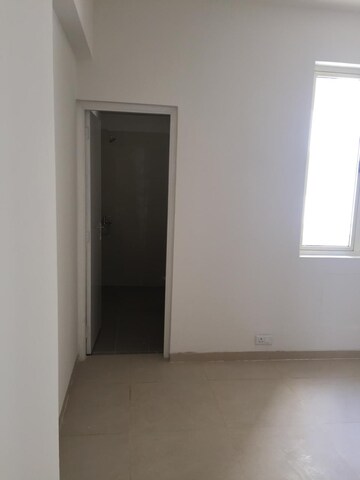 Room in 3 BHK Apartment at Mapsko Mount Ville, Sector 79 – for Rent