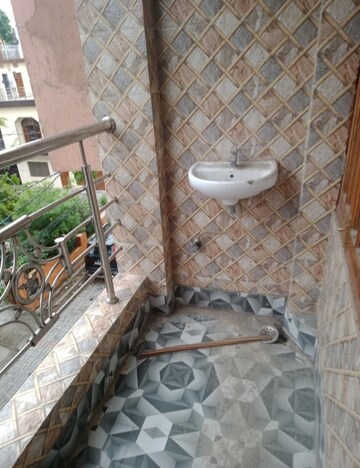 Balcony in 2 BHK Independent House at Aliganj – for Rent