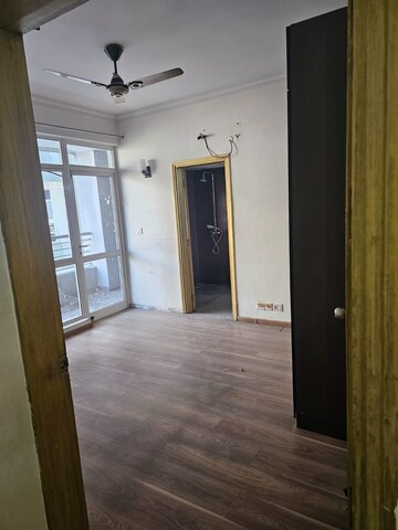 2 BHK Apartment For Rent in Puri Emerald Bay, Sector 104