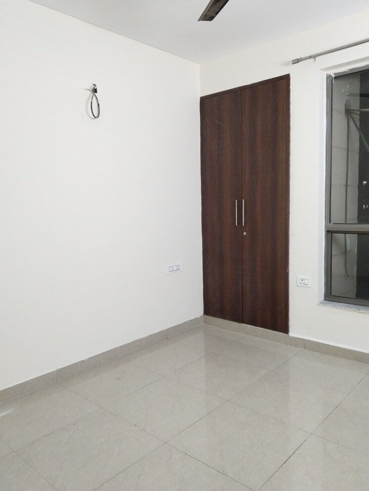 Bedroom, unitech-uniworld-gardens-2 2 Bedroom 973 Sq.Ft. Apartment In Sector 47 Gurgaon 8302023