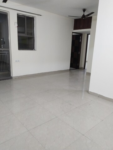 Living Room in 2 BHK Apartment at Unitech Uniworld Gardens 2, Sector 47 – for Sale