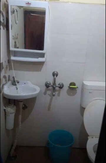 Bathroom in 1 BHK Builder Floor at Aliganj – for Rent