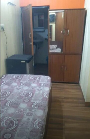 1 BHK Builder Floor For Rent in Aliganj