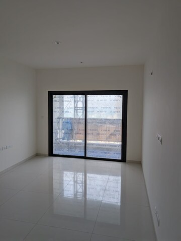 Room in 2 BHK Apartment at RNA NG Royal Park, Kanjurmarg East – for Rent