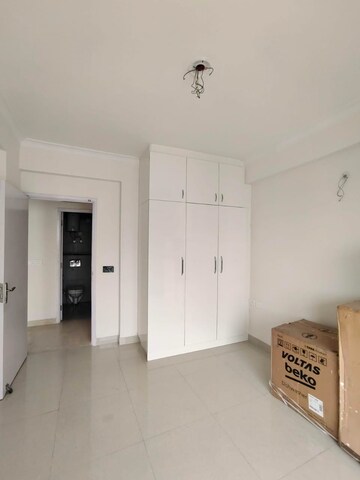 Room in 3 BHK Apartment at Pareena The Elite Residences, Sector 99 – for Rent