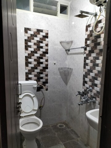 Attached Bathroom in 2 BHK Builder Floor at Hbr Layout – for Rent