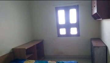 1 BHK Builder Floor For Rent in Aliganj