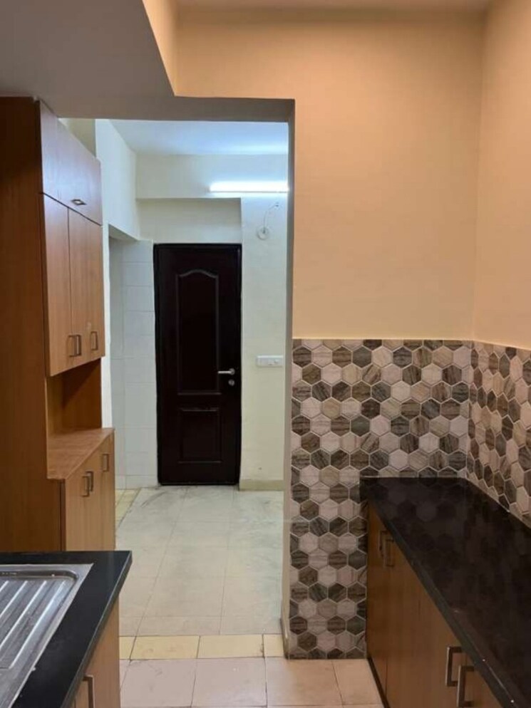 Kitchen, unitech-uniworld-gardens-2 3 Bedroom 1355 Sq.Ft. Apartment In Sector 47 Gurgaon 8302211