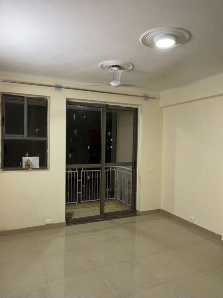 Room, unitech-uniworld-gardens-2 3 Bedroom 1355 Sq.Ft. Apartment In Sector 47 Gurgaon 8302211