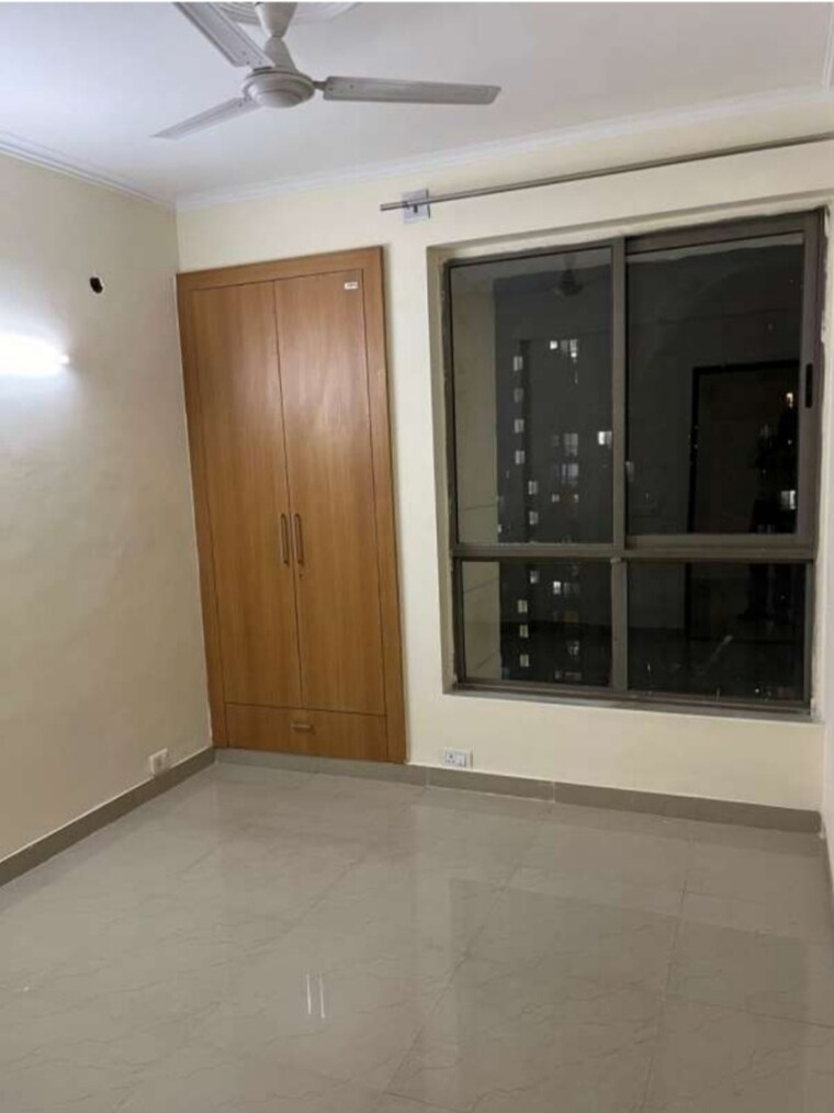 Room, unitech-uniworld-gardens-2 3 Bedroom 1355 Sq.Ft. Apartment In Sector 47 Gurgaon 8302211