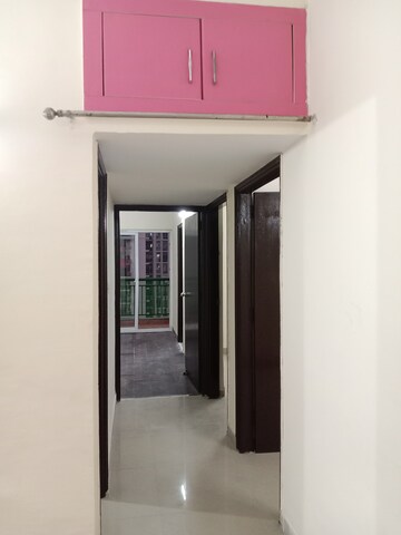 Room in 3 BHK Apartment at Antriksh Golf View, Sector 78 – for Rent