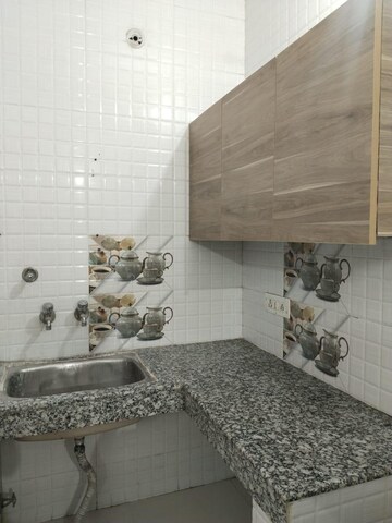 Bathroom in 1 RK Builder Floor at SS Southend Floors, South City 2 – for Rent