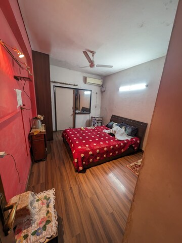 Bedroom in 2 BHK Apartment at Unitech Heritage City, Sector 25 – for Rent