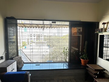 Room in 2 BHK Apartment at Matunga West – for Rent