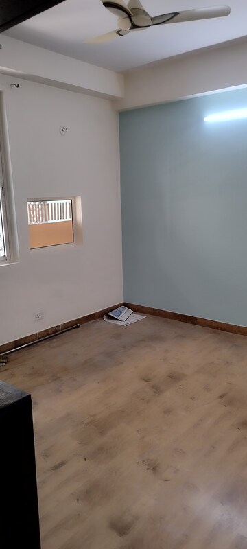 Room in 2 BHK Apartment at Jaypee Wish Town Klassic, Sector 134 – for Rent