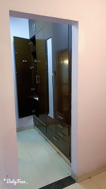 Room in 3 BHK Apartment at Orchid Petals, Sector 49 – for Rent