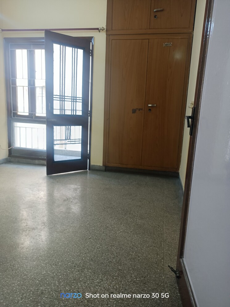 Room, ip extension 3 Bedroom 1250 Sq.Ft. Apartment In Ip Extension Delhi 8302390