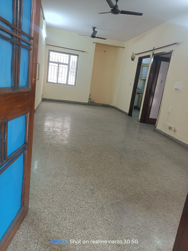 Room, ip extension 3 Bedroom 1250 Sq.Ft. Apartment In Ip Extension Delhi 8302390