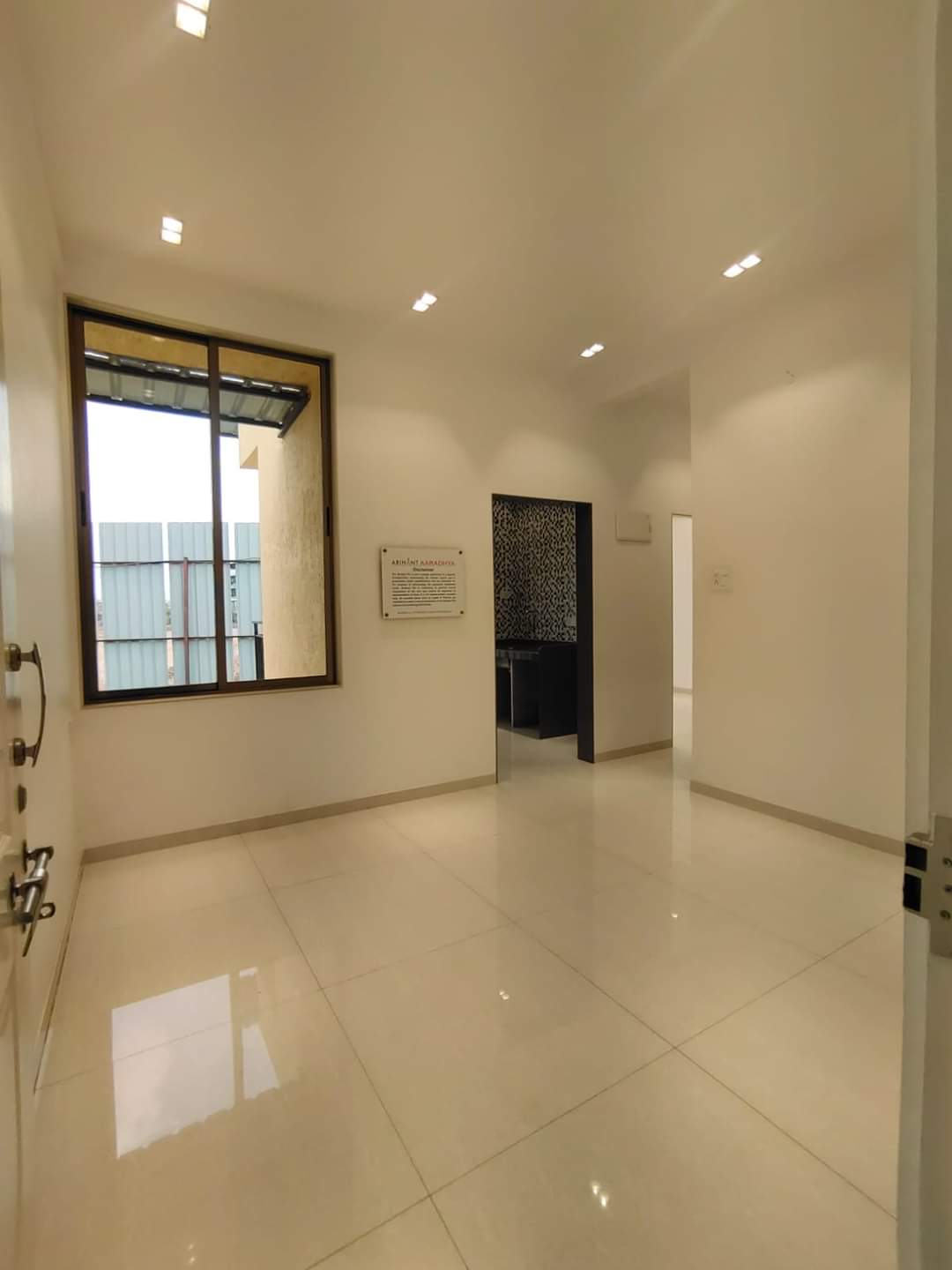 1 BHK + Extra Room Apartment For Sale in Arihant Aaradhya