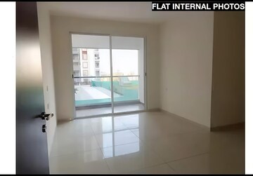 Room in 2 BHK Apartment at Yashwin Orizzonte, Kharadi – for Rent