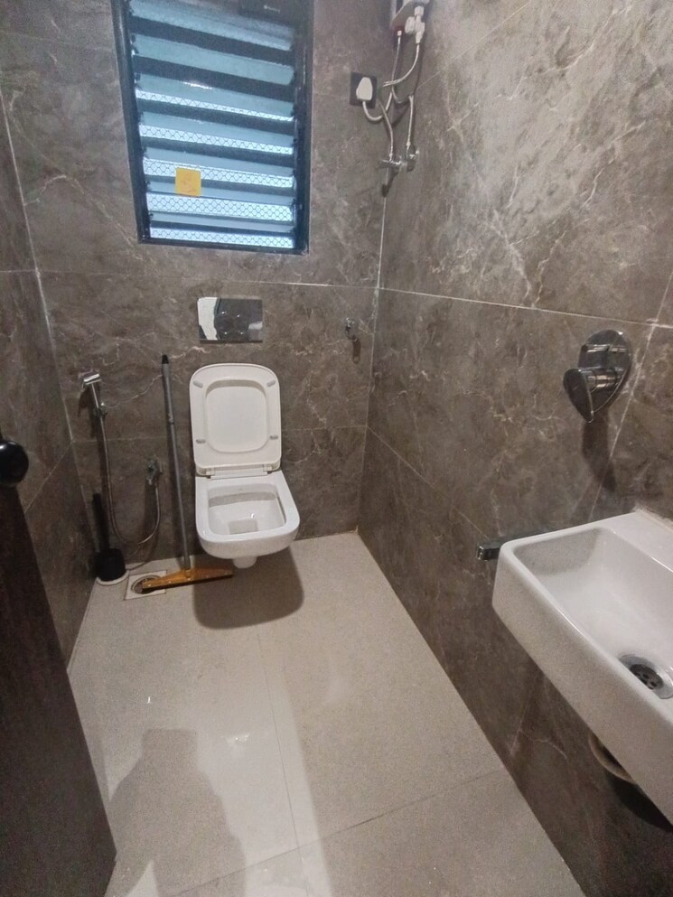 Bathroom, suncity-shrushti 2 Bedroom 1200 Sq.Ft. Apartment In Seawoods Navi Mumbai 8302441