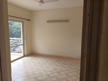 Room in 2 BHK Builder Floor at Green Fields Colony – for Rent