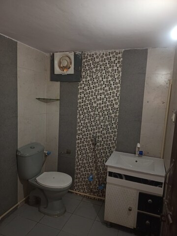 Bathroom in 1 BHK Builder Floor at Palam Vihar Residents Association, Palam Vihar – for Rent