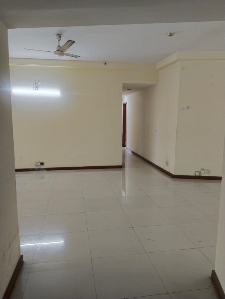 Room, unitech-uniworld-gardens 3.5 Bedroom 2086 Sq.Ft. Apartment In Sector 47 Gurgaon 8302554