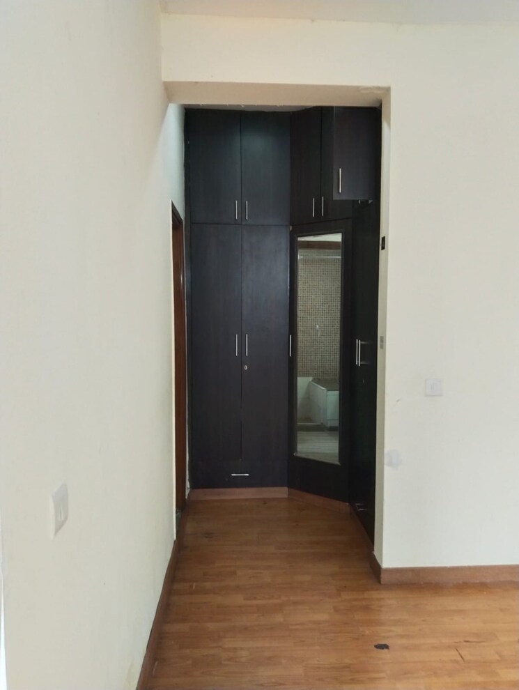 Room, unitech-uniworld-gardens 3.5 Bedroom 2086 Sq.Ft. Apartment In Sector 47 Gurgaon 8302554