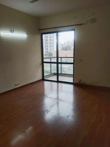 Room in 3.5 BHK Apartment at Unitech Uniworld Gardens, Sector 47 – for Sale