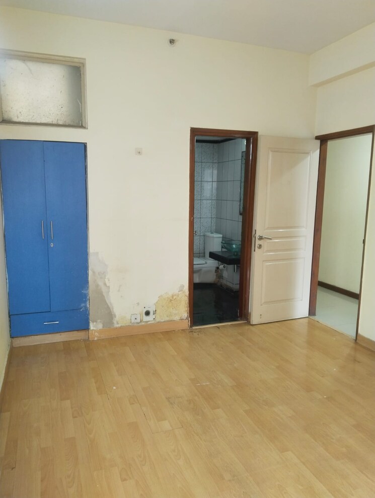 Room, unitech-uniworld-gardens 3.5 Bedroom 2086 Sq.Ft. Apartment In Sector 47 Gurgaon 8302554