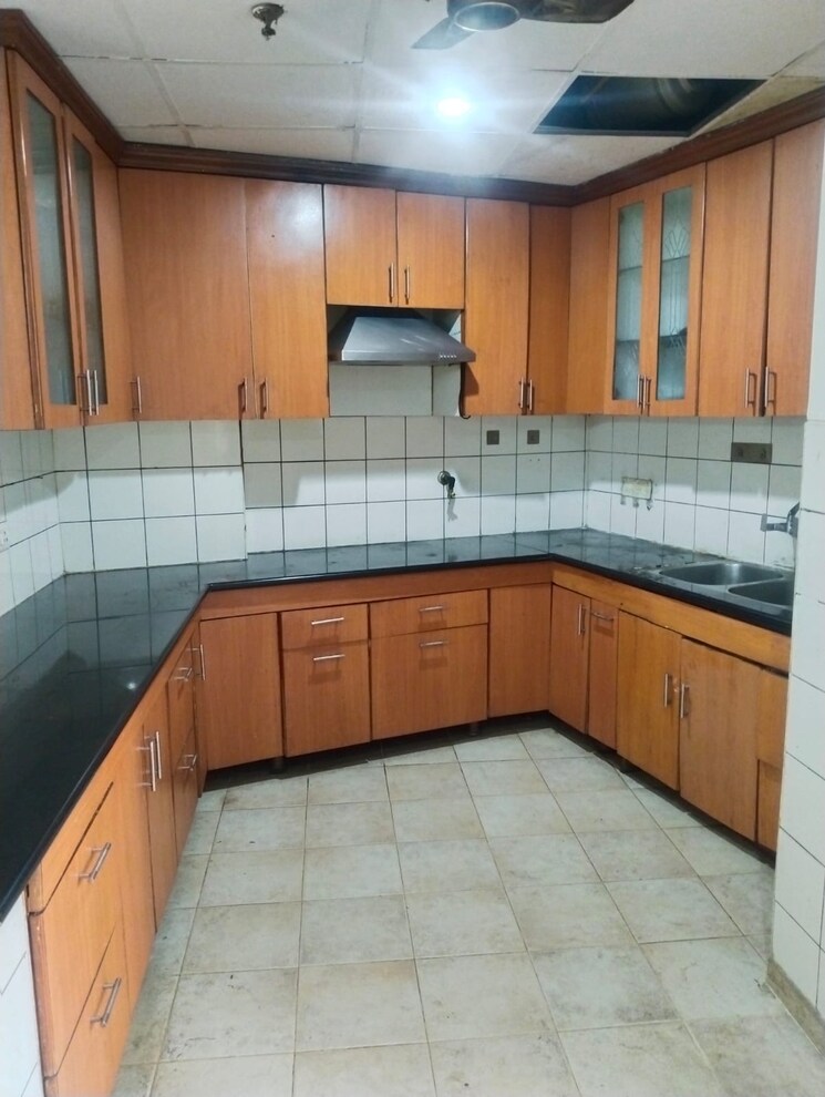 Kitchen, unitech-uniworld-gardens 3.5 Bedroom 2086 Sq.Ft. Apartment In Sector 47 Gurgaon 8302554