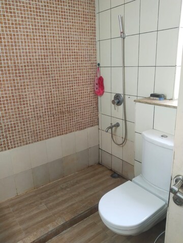 Bathroom in 3.5 BHK Apartment at Unitech Uniworld Gardens, Sector 47 – for Sale