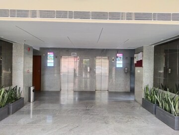 Building Lobby in 3.5 BHK Apartment at Unitech Uniworld Gardens, Sector 47 – for Sale