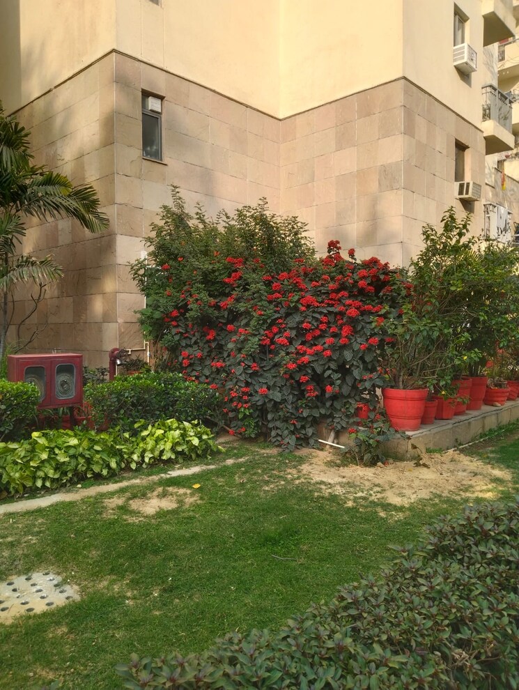 Exterior View, unitech-uniworld-gardens 3.5 Bedroom 2086 Sq.Ft. Apartment In Sector 47 Gurgaon 8302554