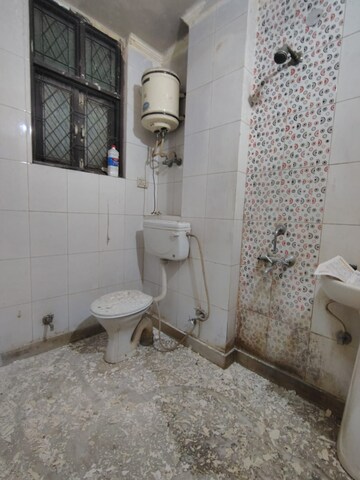 Bathroom in 2 BHK Builder Floor at Saket – for Rent