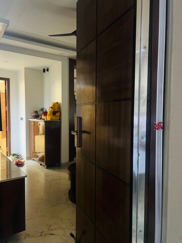 Room in 3 BHK Apartment at Sector 11 Dwarka – for Sale